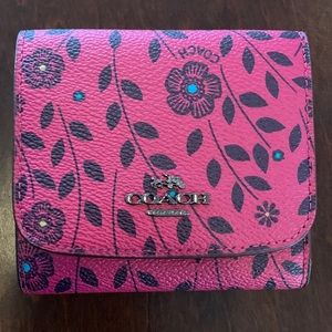 ‼️SOLD‼️Coach Willow Floral Women’s Small Wallet